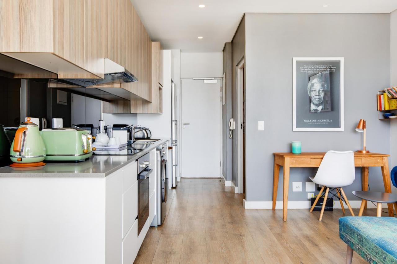 Backup-power Eclectic Blue View Apartment
